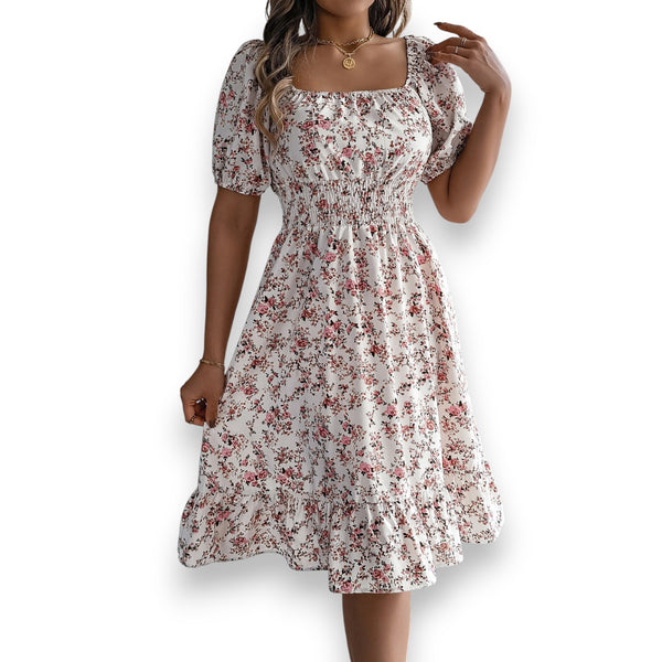 Vestido Floral con Cuello Cuadrado y Volantes