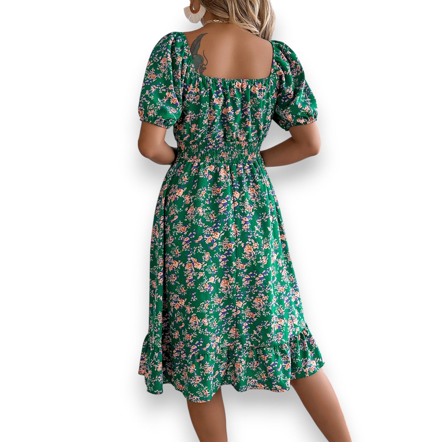 Vestido Floral con Cuello Cuadrado y Volantes